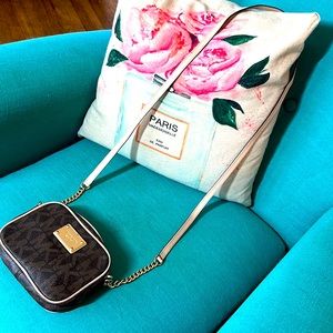 Michael Kors small cross body purse